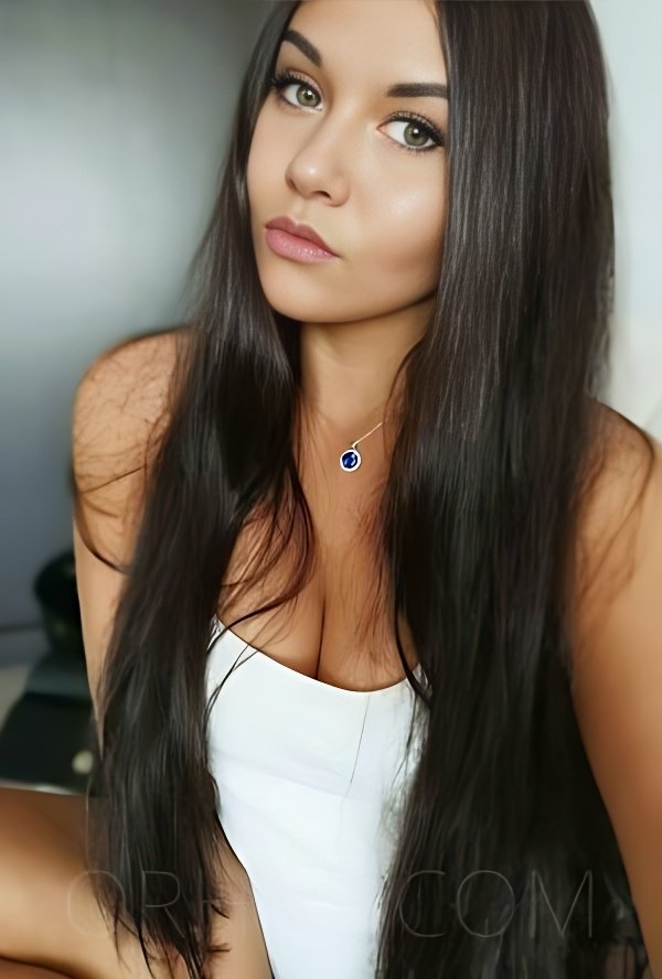 Meet Amazing Alexa: Top Escort Girl - model photo Dzhinevra