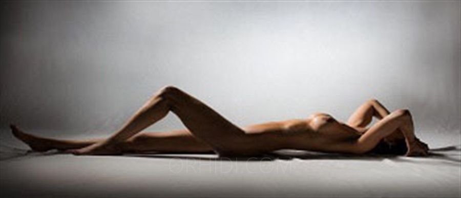 Meet Amazing CLAIRE DLUNE -  KUNST DER BERÜHRUNG: Top Escort Girl - model preview photo 2 