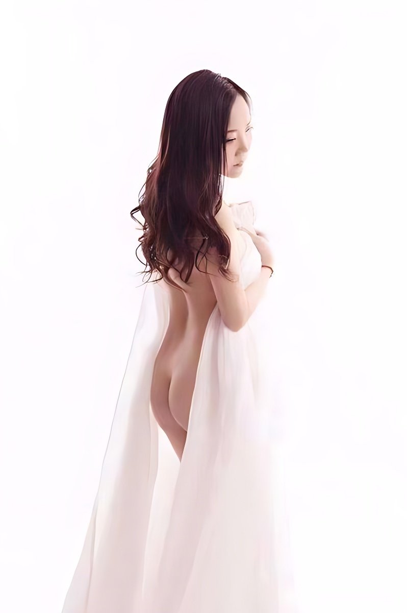 Знакомство с удивительной Candy Aus Korea: Лучшая эскорт девушка - model photo Lili