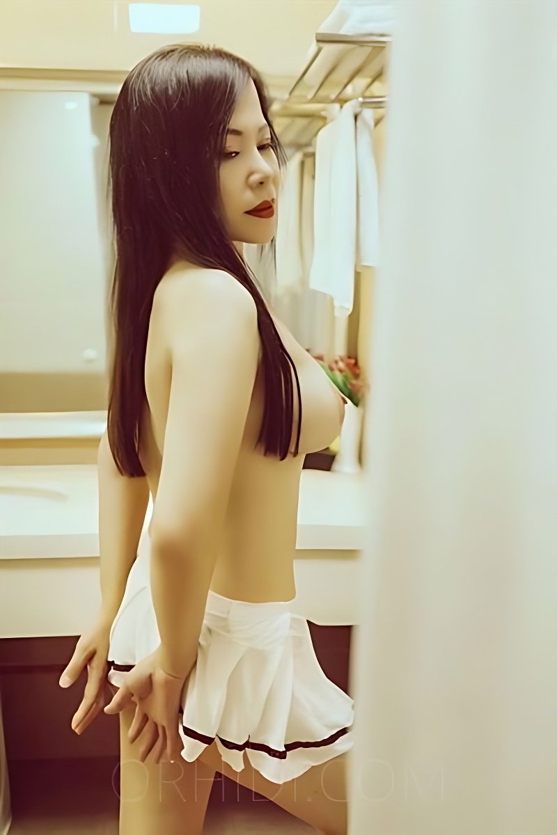 Treffen Sie Amazing Yama aus Japan: Top Eskorte Frau - model preview photo 0 