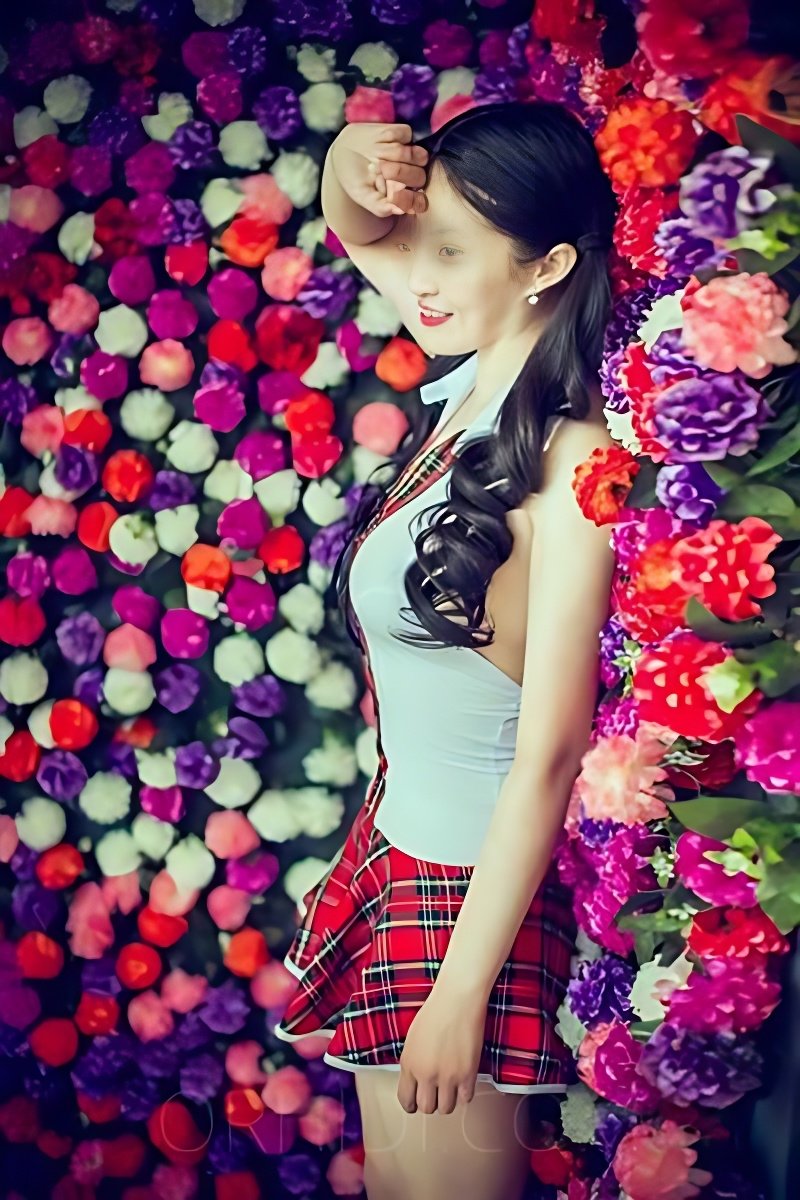 Asian escort in Munich - model photo AKI - SINNLICHKEIT AUS JAPAN