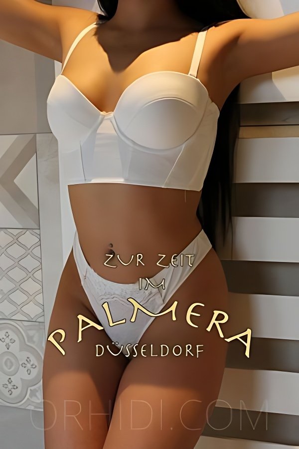 Meet Amazing Ema - The Exclusive Erotic Club Palmera: Top Escort Girl - model preview photo 2 