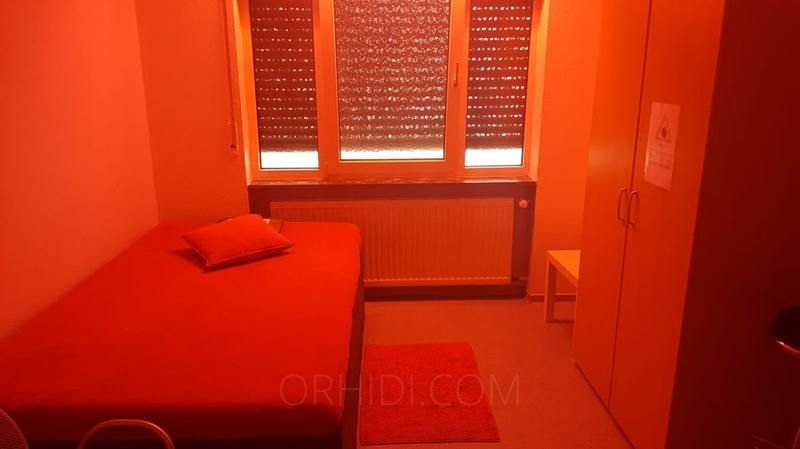 Best Haus 7 vermietet Zimmer an selbstständige Damen! in Karlsruhe - place photo 5