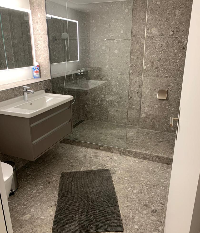 Verifizierte Escort-Nutten in Baden (Aargau). - model photo Apartment Fuer Dich Zum