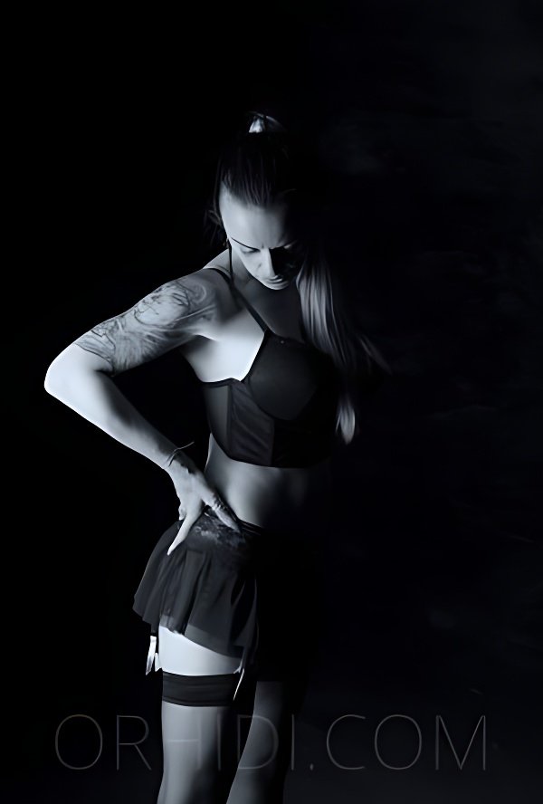 Treffen Sie Amazing Dani: Top Eskorte Frau - model preview photo 1 