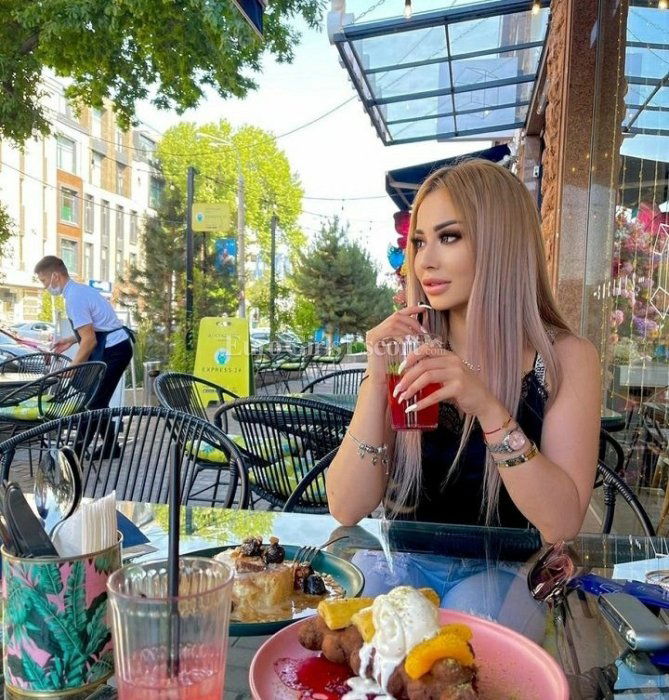 Sextreffen Alanya: Exklusive Modelle - model photo Emmia