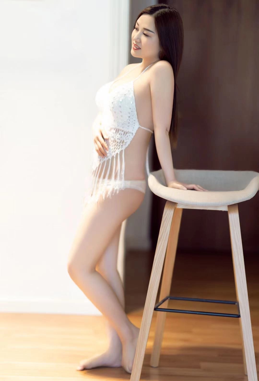 Conoce a la increíble Masaki 19: la mejor escort - model preview photo 2 