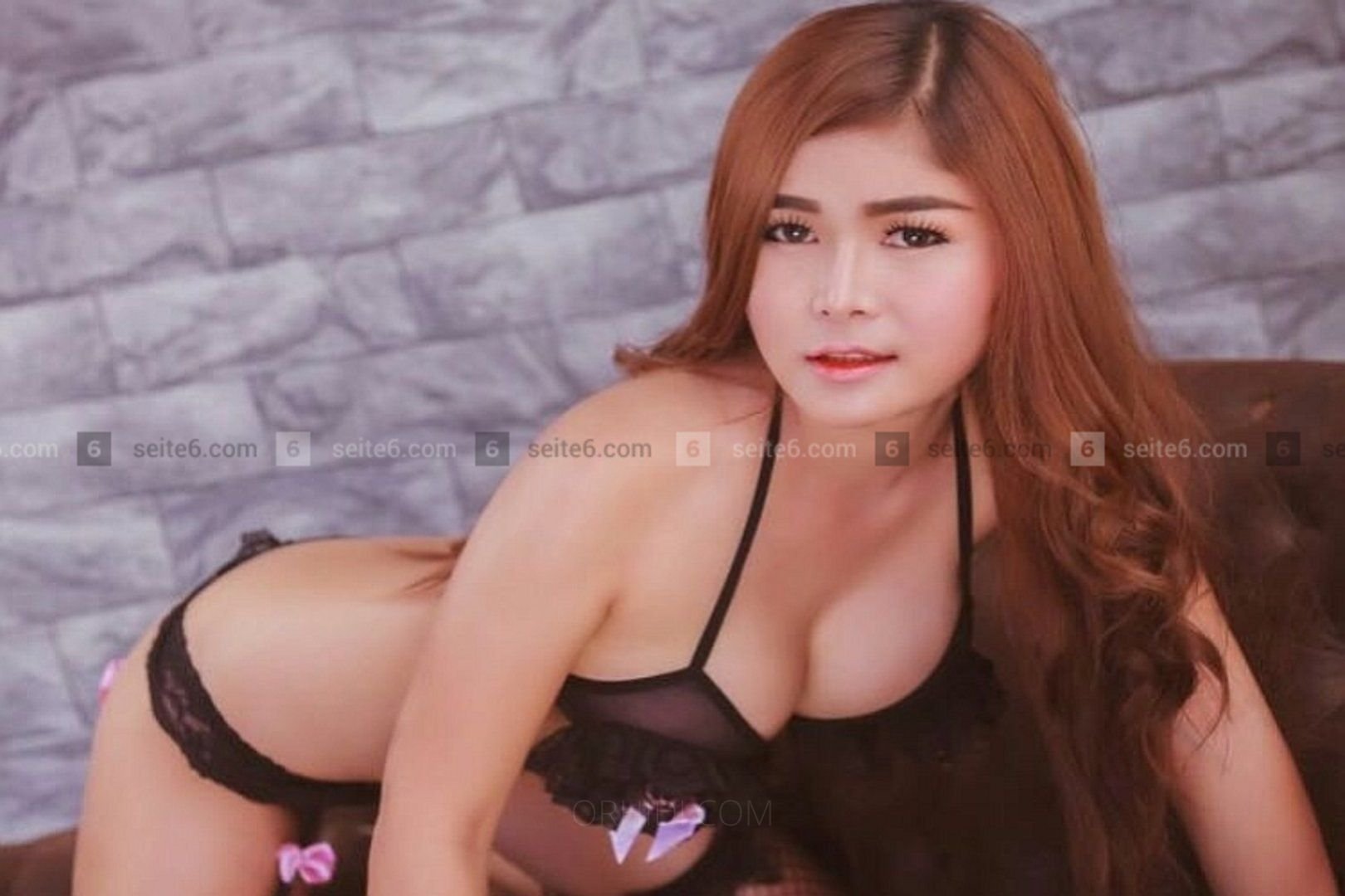 Знакомство с удивительной Thai Naree: Лучшая эскорт девушка - model preview photo 2 
