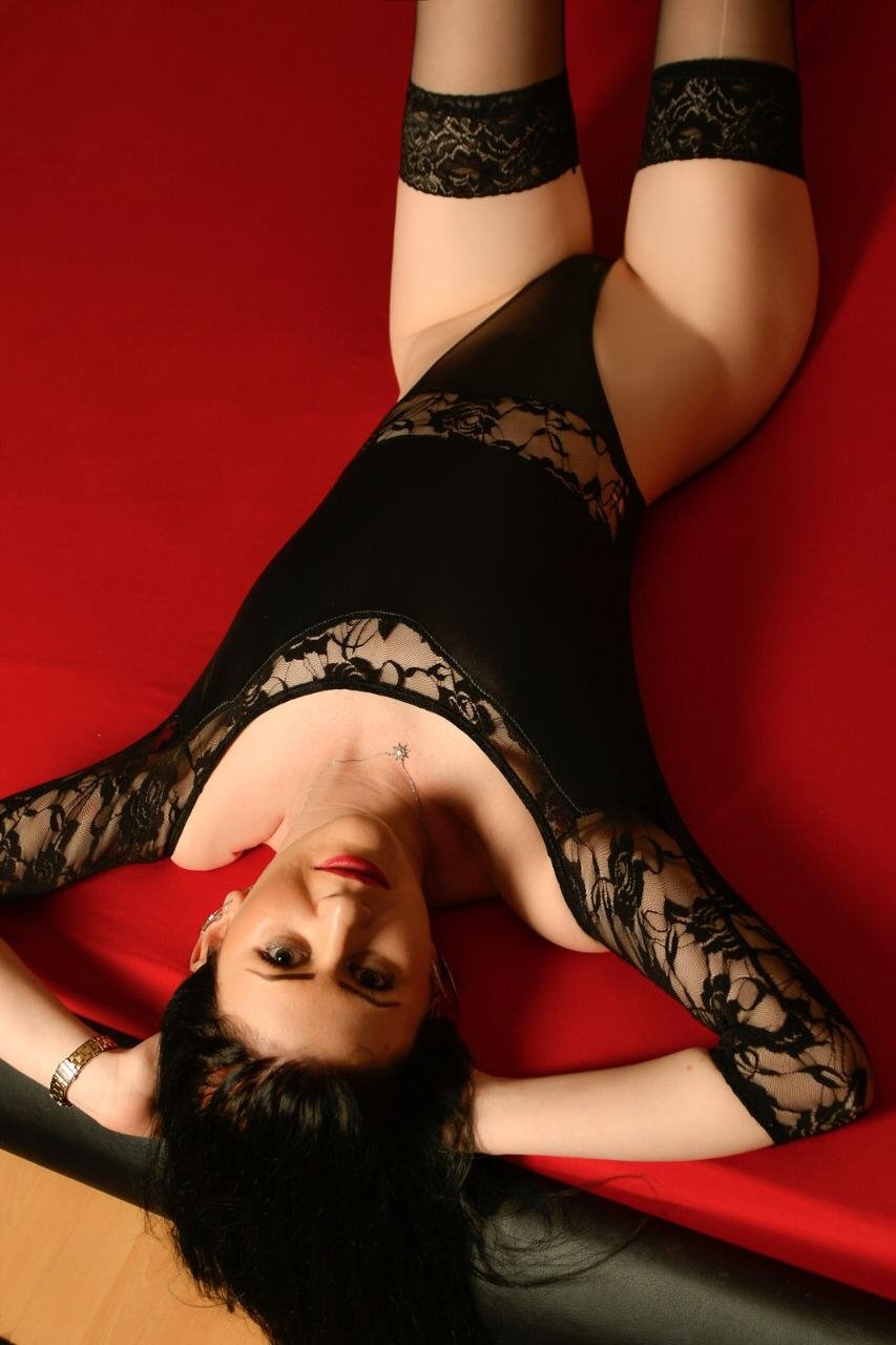 Fascinating Erotic massage escort in Cairo - model photo Irina 27 Top