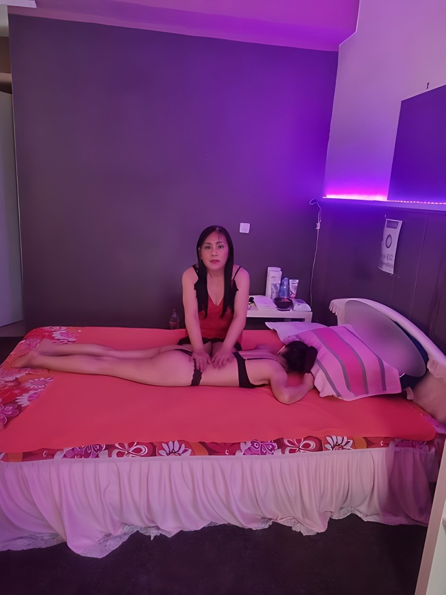 Treffen Sie Amazing Litta Top Massage Mit Happy End: Top Eskorte Frau - model preview photo 2 