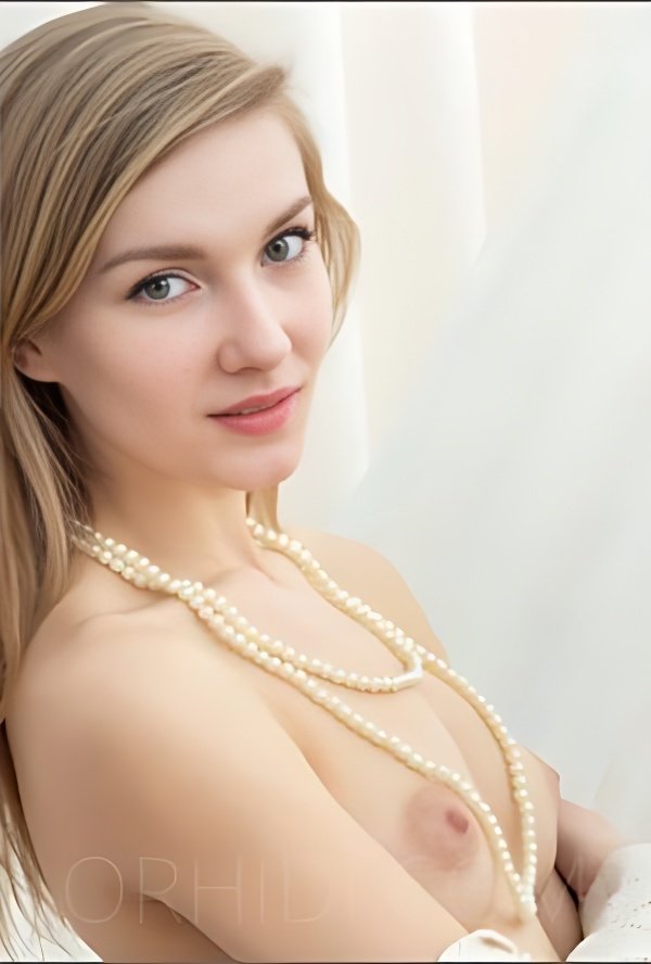 Best Female Models Are Waiting for You - model photo Emma
