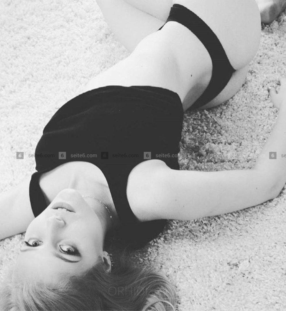 Meet Amazing Unschuldige Laura: Top Escort Girl - model preview photo 1 
