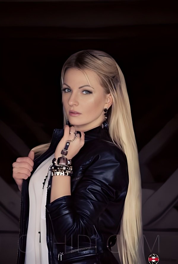 Treffen Sie Amazing Olga: Top Eskorte Frau - model photo Liana