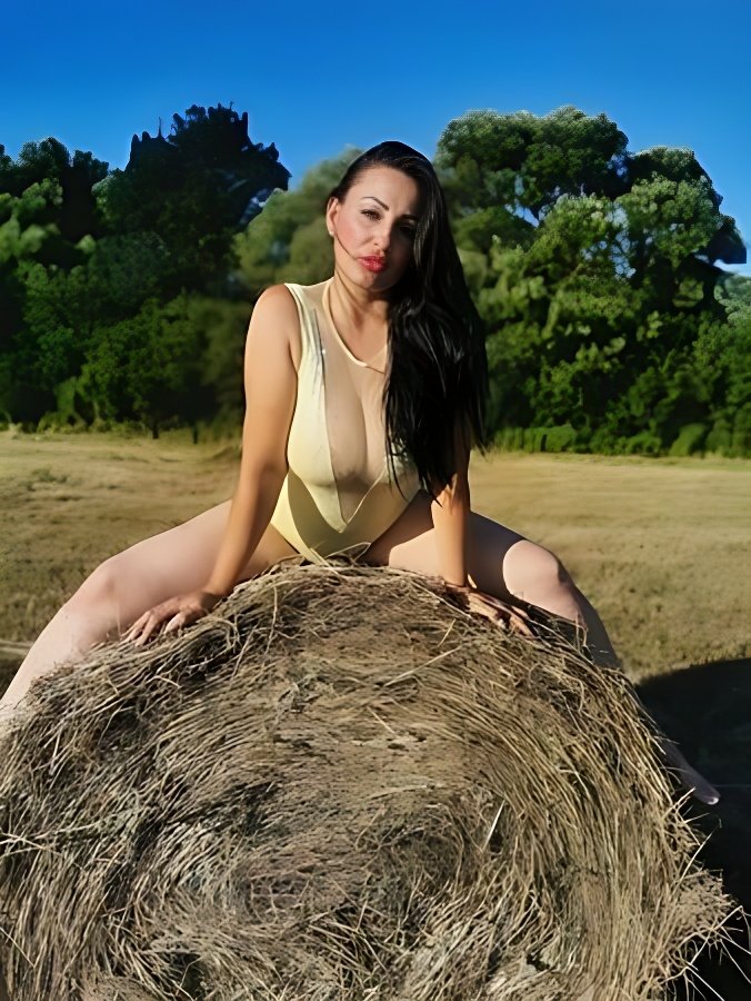 Знакомство с удивительной Sexy Sara - Agentur Sommer: Лучшая эскорт девушка - model preview photo 2 