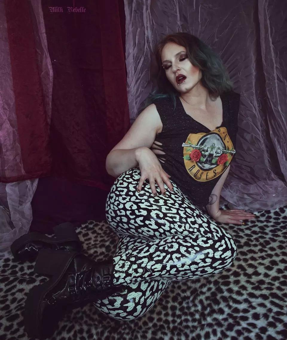 Bisexual escort in Gütersloh - model photo Rock Bitch Metal Diva Kinky Godin