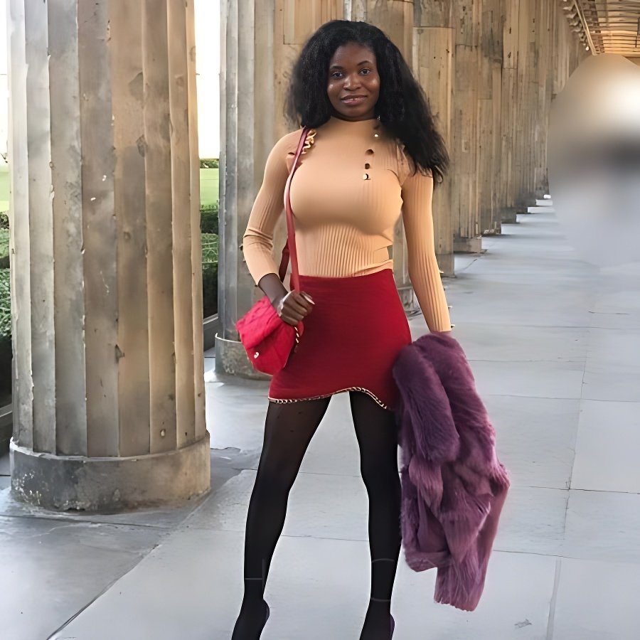 Conoce a la increíble Africansexymassagetherapist: la mejor escort - model preview photo 2 