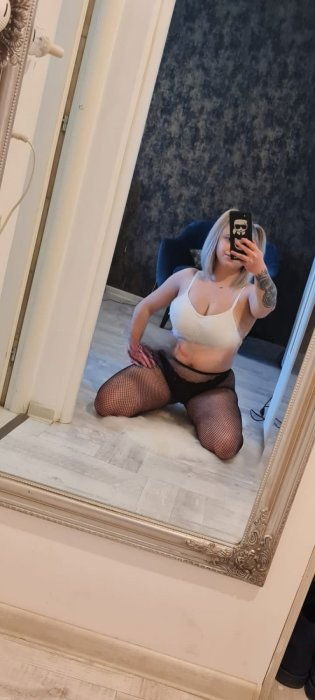 Deepthroat Escort  (Huren, Nutten) in Innsbruck, Tirol. - model photo Andreea