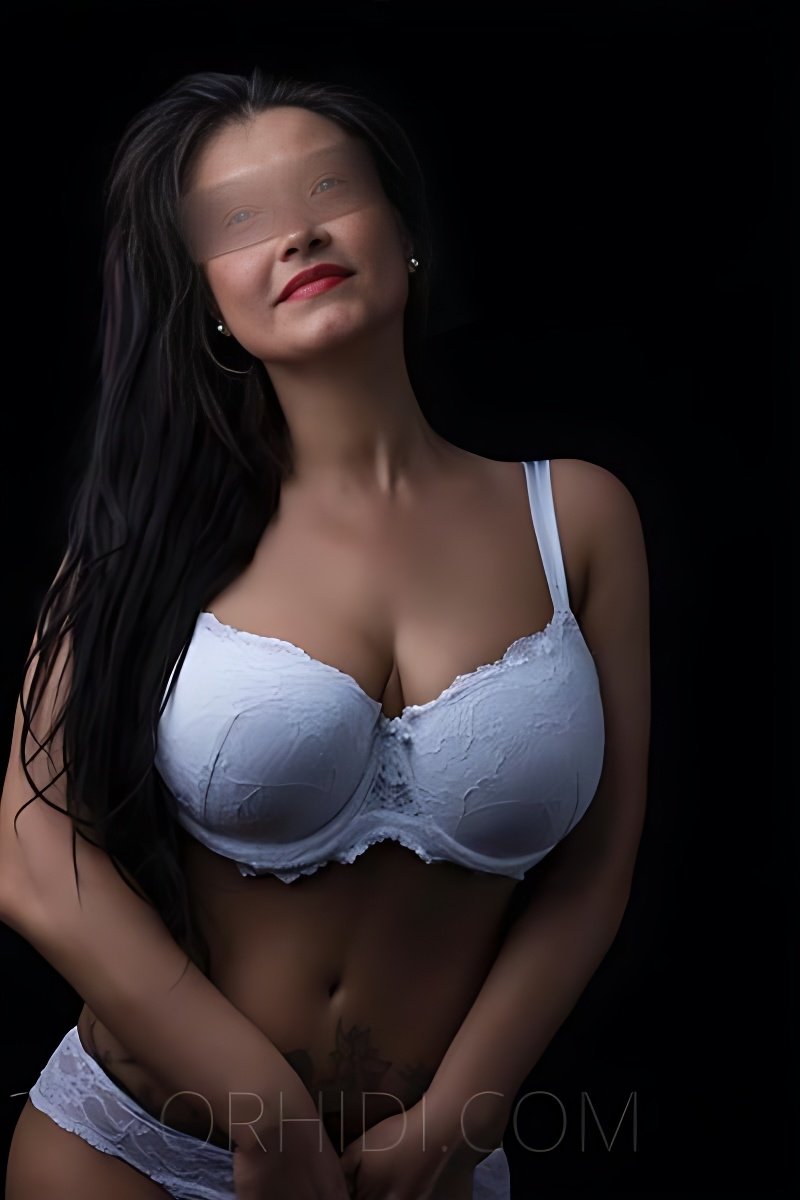 Treffen Sie Amazing YANINA - CRAZY SEXY: Top Eskorte Frau - model preview photo 1 
