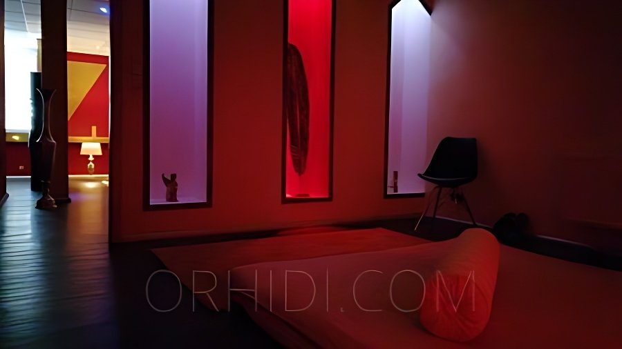 Top Deepthroat Escort in Bad Kreuznach - model photo Relax Wellness Lounge