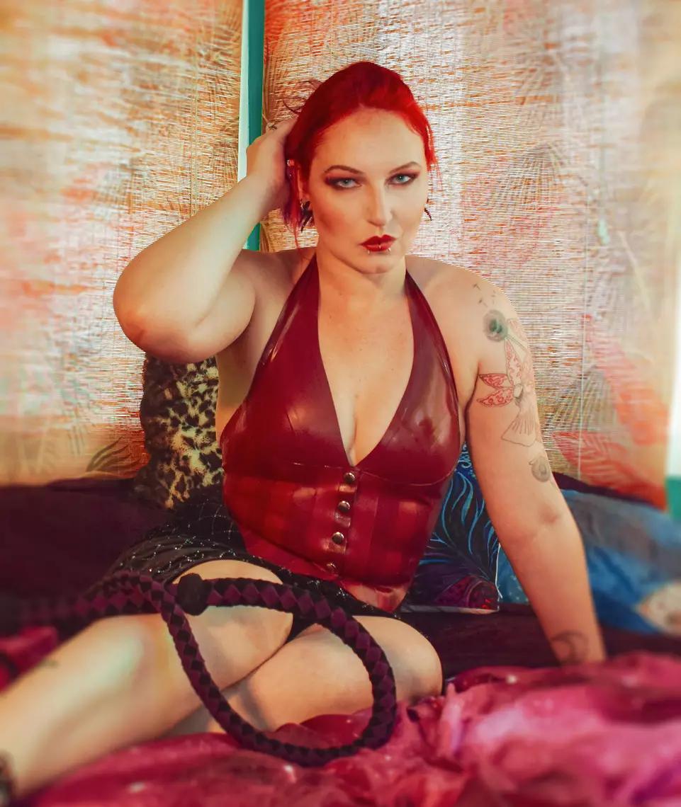 ESKORTE IN Zaandam - model photo Spelen Met Macht Sensualiteit En Verlangen