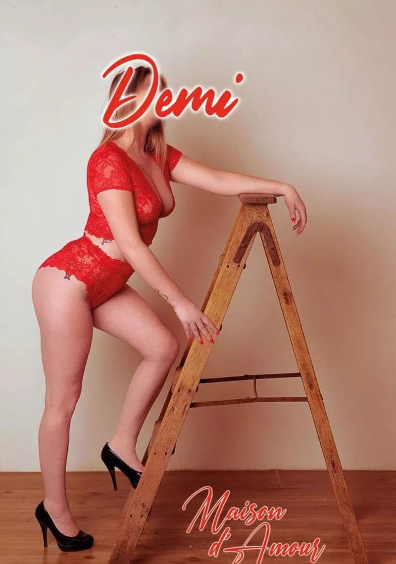 Знакомство с удивительной Vlaamse Demi 27 Jaar: Лучшая эскорт девушка - model preview photo 2 