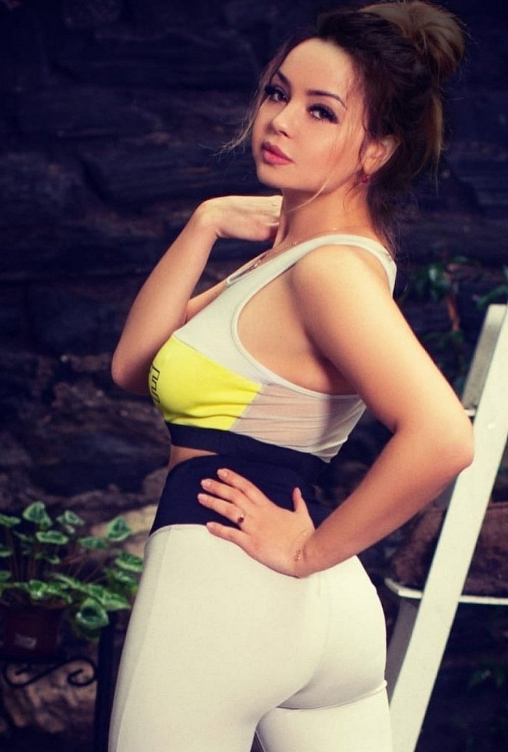 Meet Amazing Sofia: Top Escort Girl - model preview photo 2 