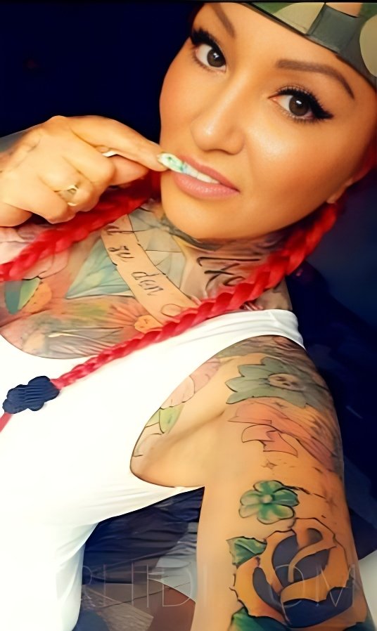 Treffen Sie Amazing Tattoomodel Gina blond P*rno: Top Eskorte Frau - model preview photo 0 