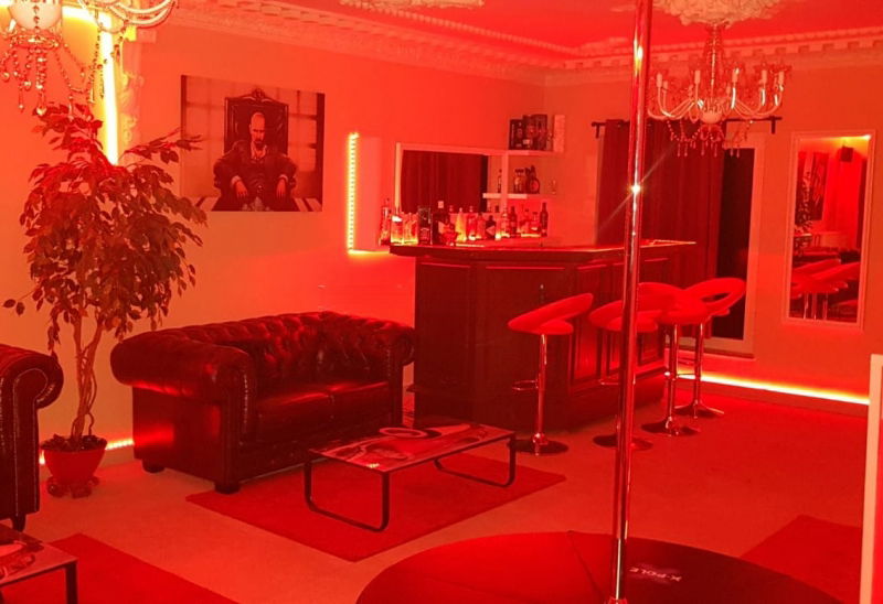 Exklusive Escort-Agenturen in Deutschland – Luxus und Diskretion - place Lucifer Club
