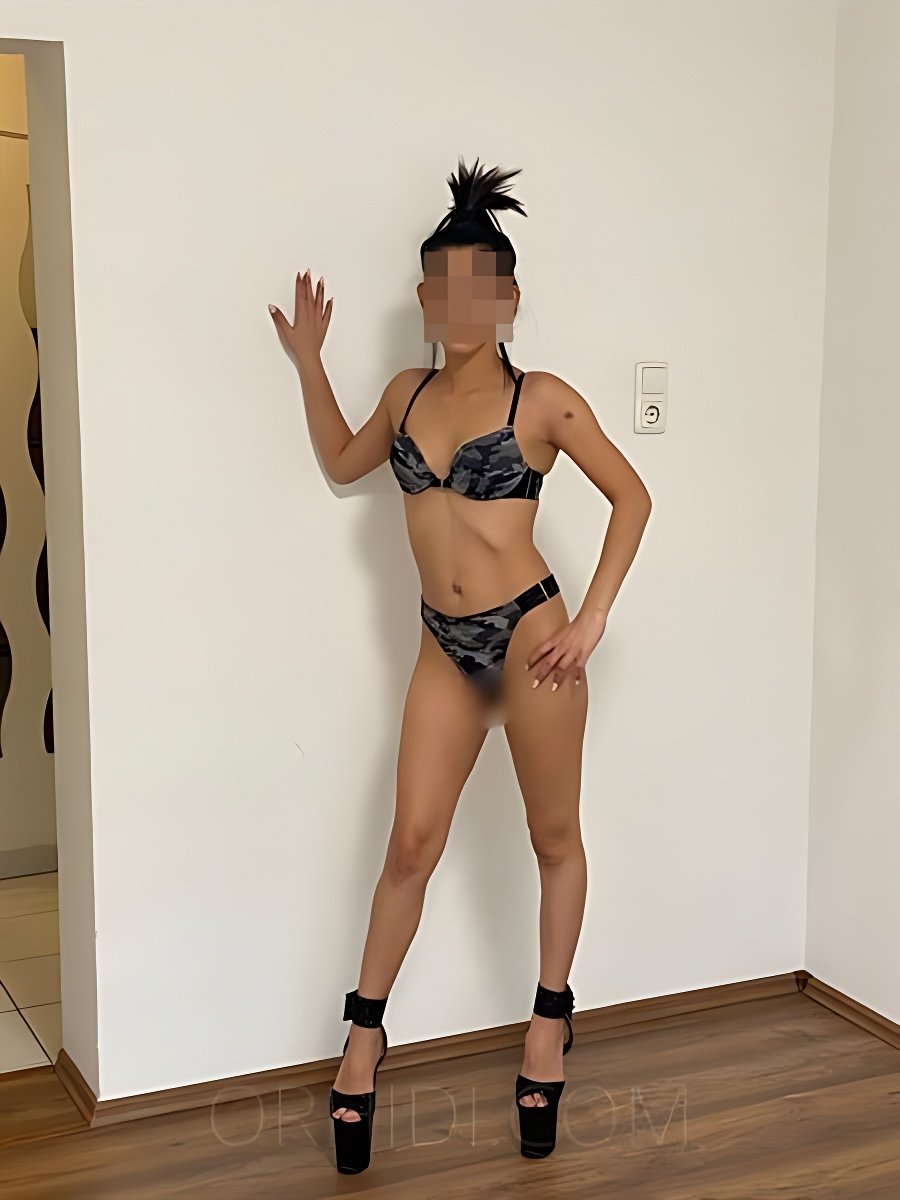 Top Erotic massage escort in Neustrelitz - model photo Bonny