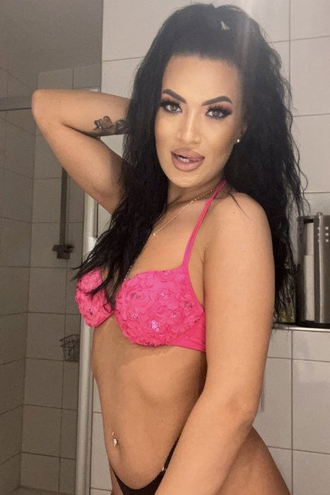 Weiblich Escort  (Huren, Nutten) in Krefeld, Nordrhein-Westfalen. - model photo Lollina