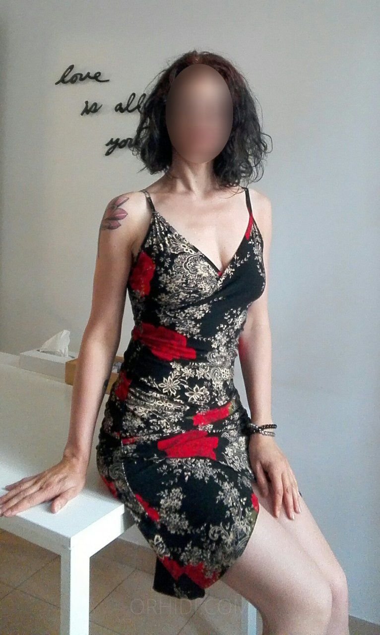 Fascinating Porn Star Experience escort in Cairo - model photo Agamona