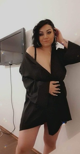 Best Big tits Escort in Dammam Near You - model photo Marina147