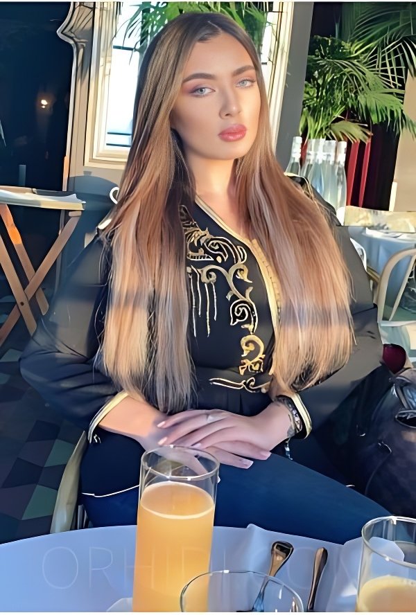 Top Lesbian escort in Istanbul - model photo Sabrina