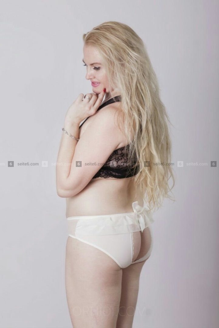 Meet Amazing 1. Mal Masha vollb. Blond: Top Escort Girl - model preview photo 1 