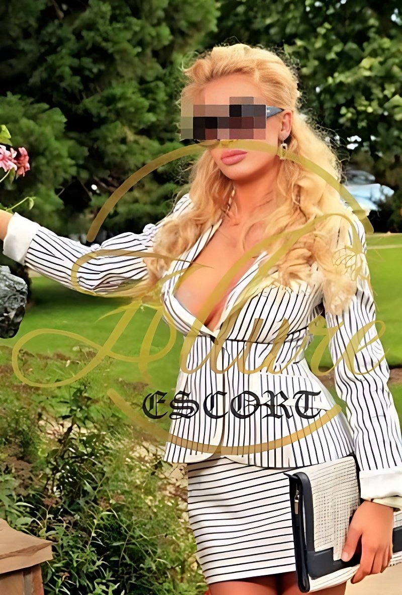 Fascinating Porn Star Experience escort in Craiova - model photo Brandy