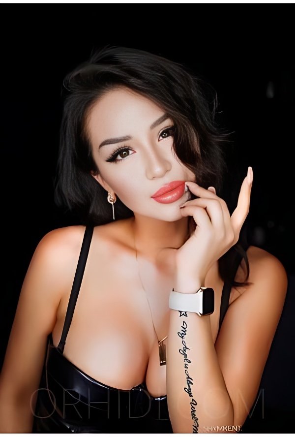 Fascinating Bondage escort in Pattaya City - model photo Molly