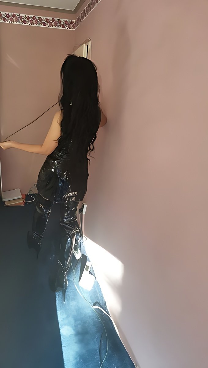 Fascinante escort de Eyaculación femenina en Acra - model photo Ranee Neu