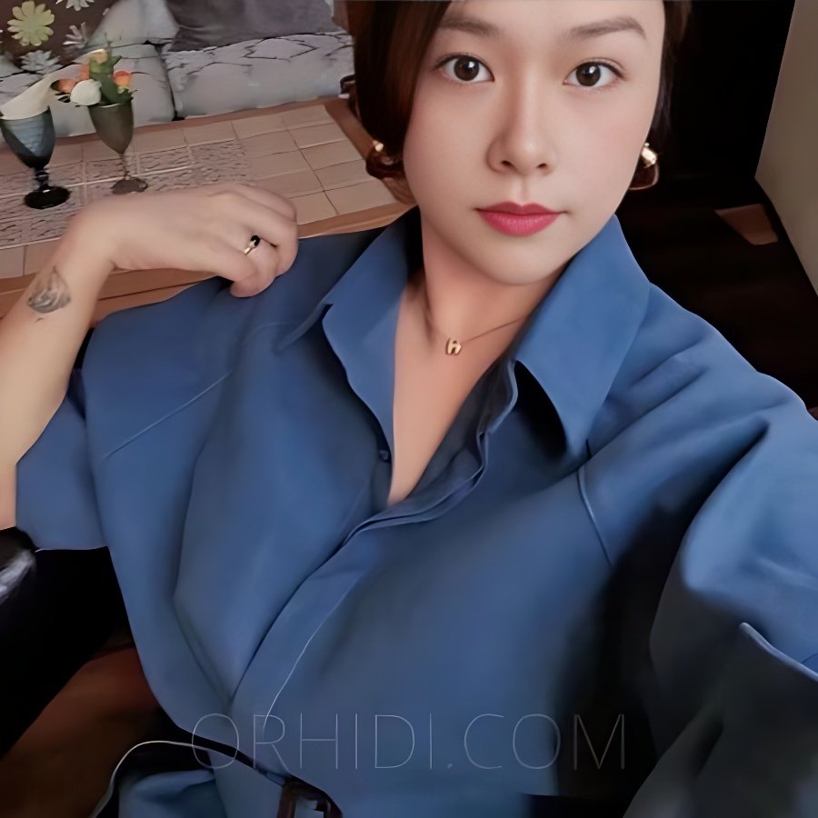 Знакомство с удивительной Luna: Лучшая эскорт девушка - model photo China-Massagesalon