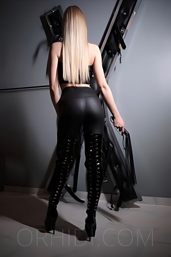 Conoce a la increíble Deutsche Luisa: la mejor escort - model preview photo 2 