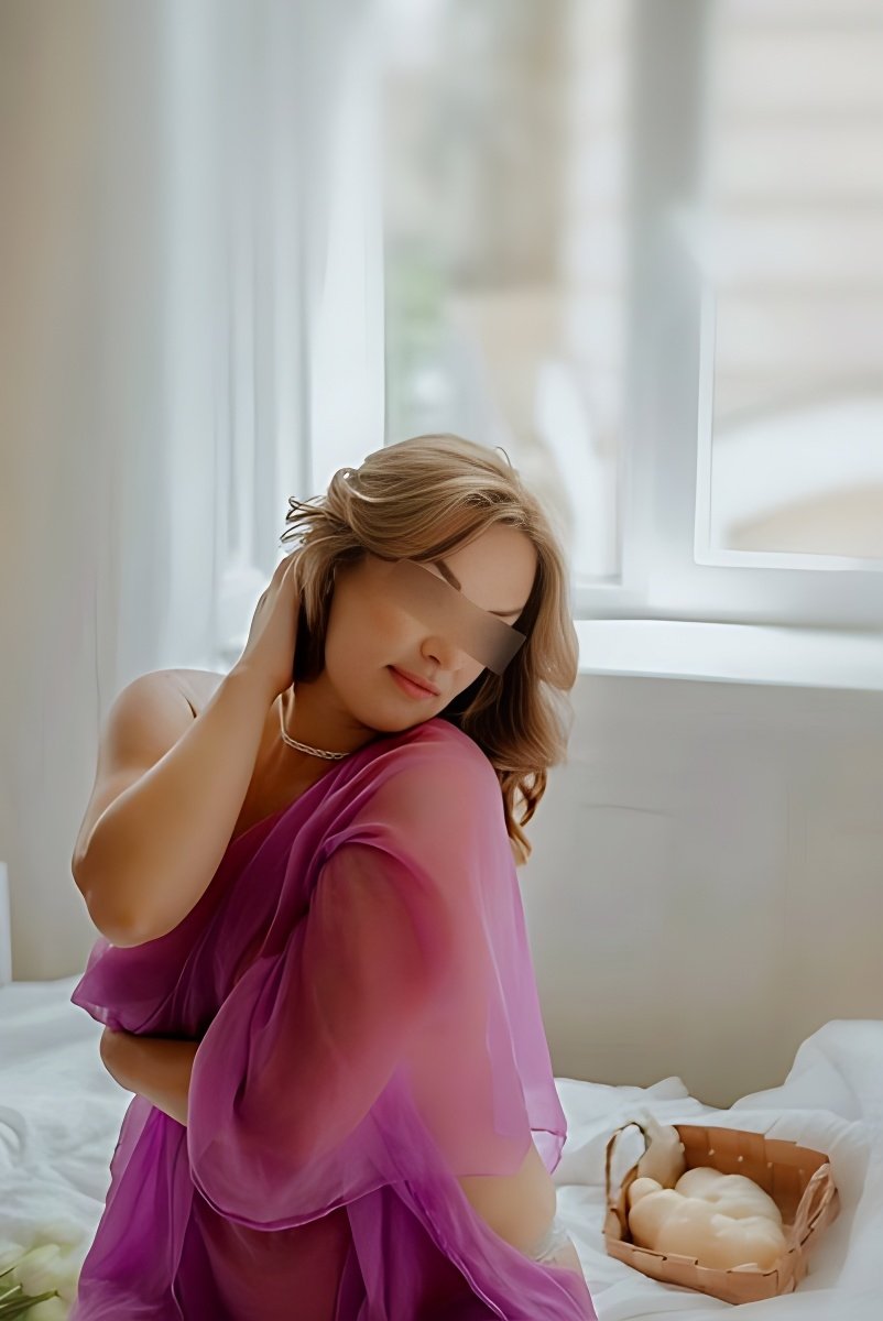 Treffen Sie Amazing Jesica: Top Eskorte Frau - model photo Kristina Massage