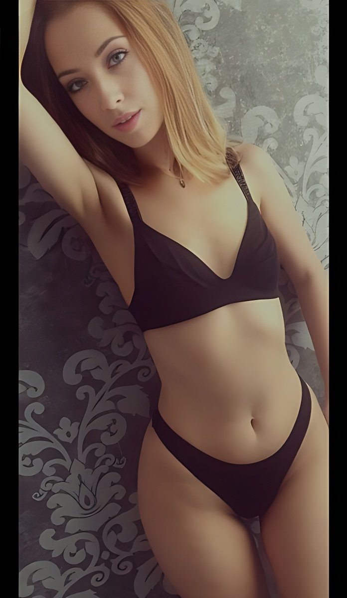 Meet Amazing Alexandrabildhubscher Massageengel: Top Escort Girl - model preview photo 1 