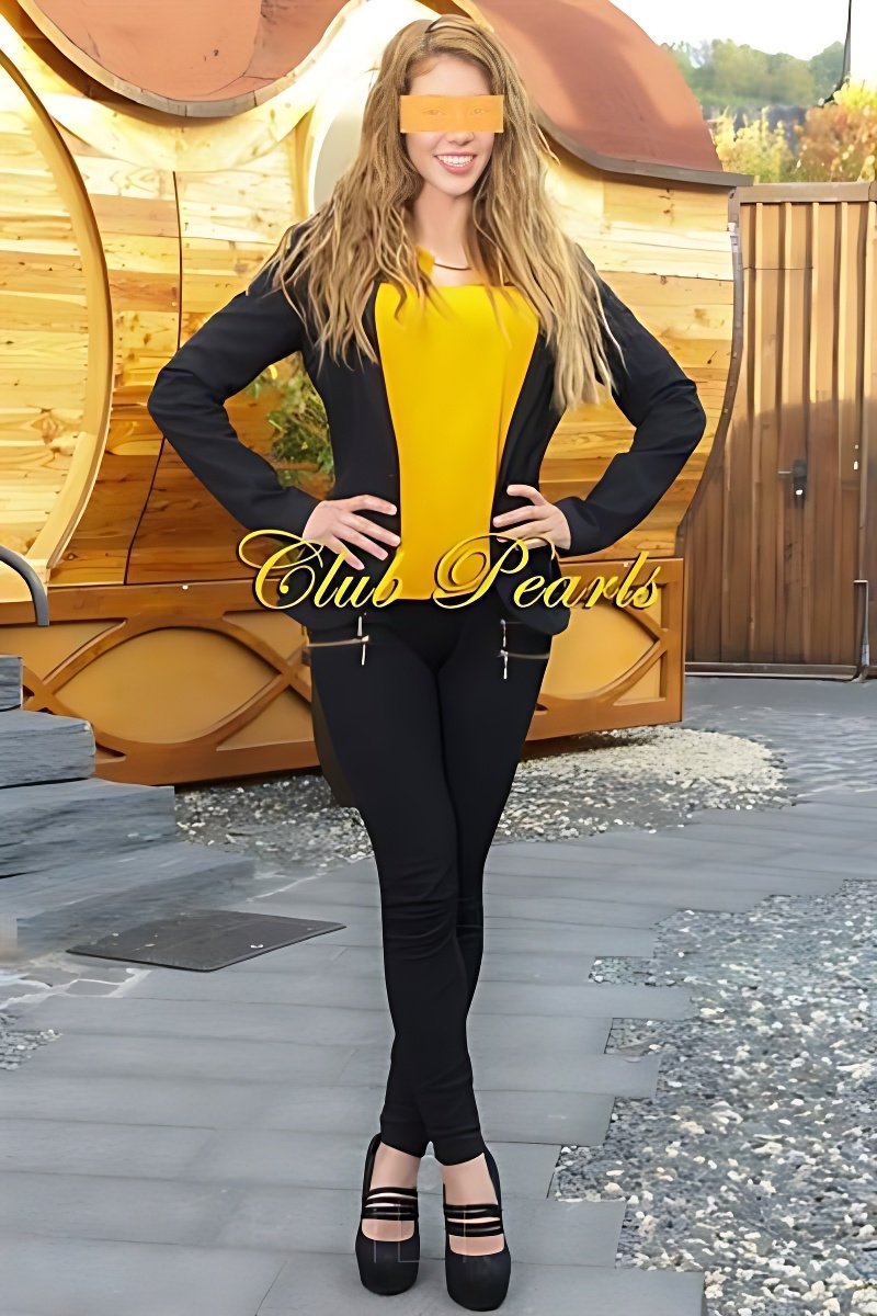 Meet Amazing ESTRELLA: Top Escort Girl - model preview photo 1 