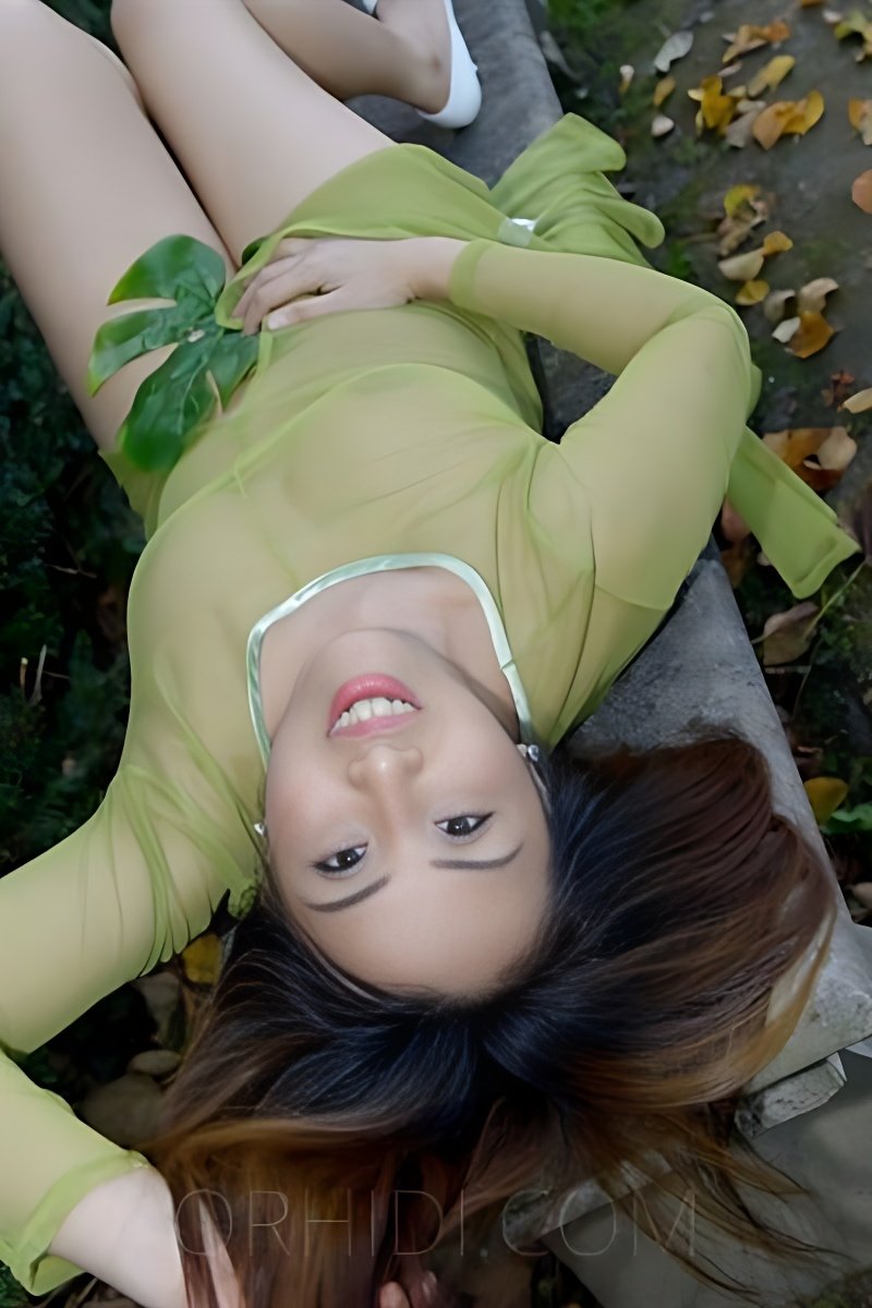 Treffen Sie Amazing Ming - Supererotische Massagen: Top Eskorte Frau - model preview photo 0 