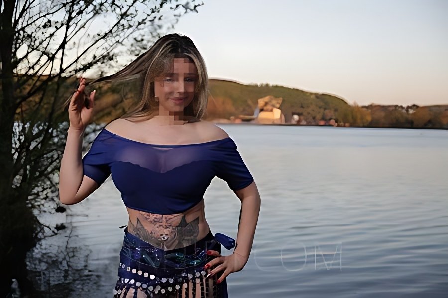 Meet Amazing Lara - Busenl*der: Top Escort Girl - model preview photo 1 
