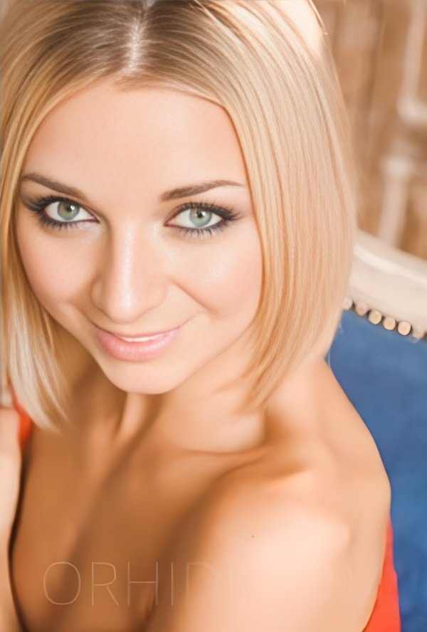 Blond escort in Uelzen - model photo Megan