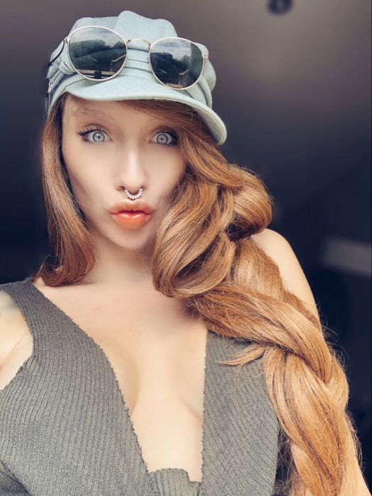 Phoenix ? - model main photo 2