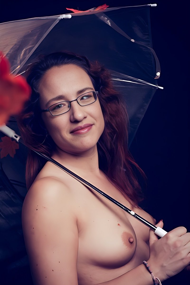 Treffen Sie Amazing Curvy Kiki: Top Eskorte Frau - model photo Soso