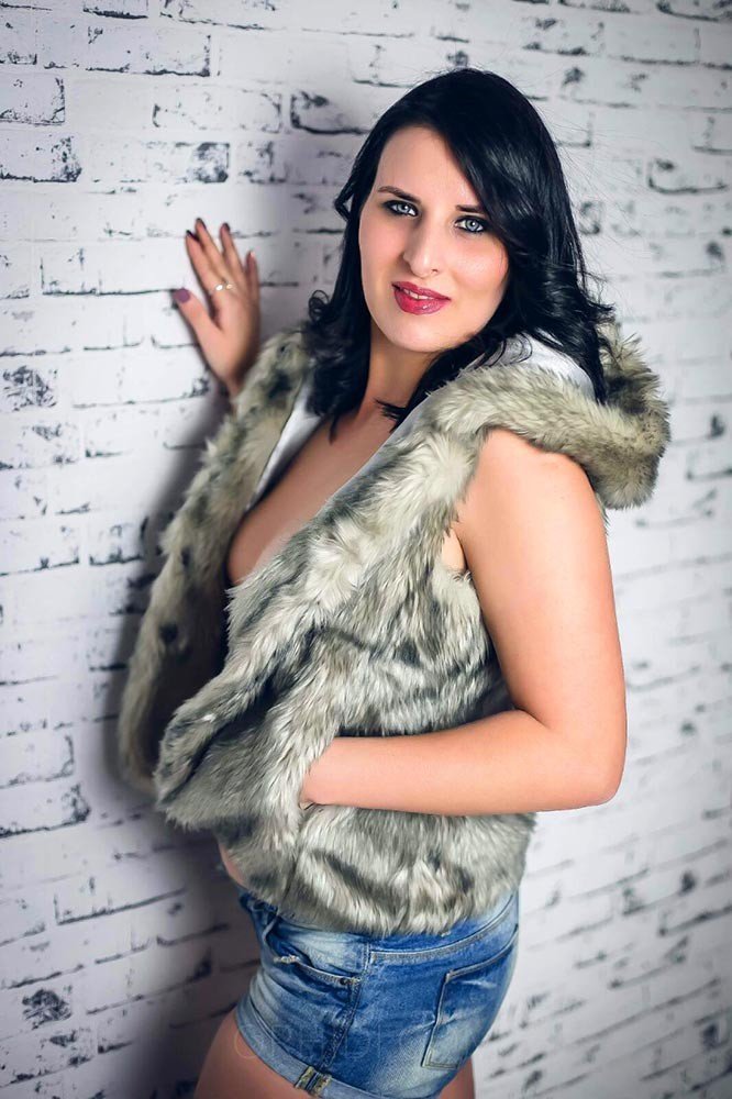 Treffen Sie Amazing Trixxi: Top Eskorte Frau - model preview photo 1 