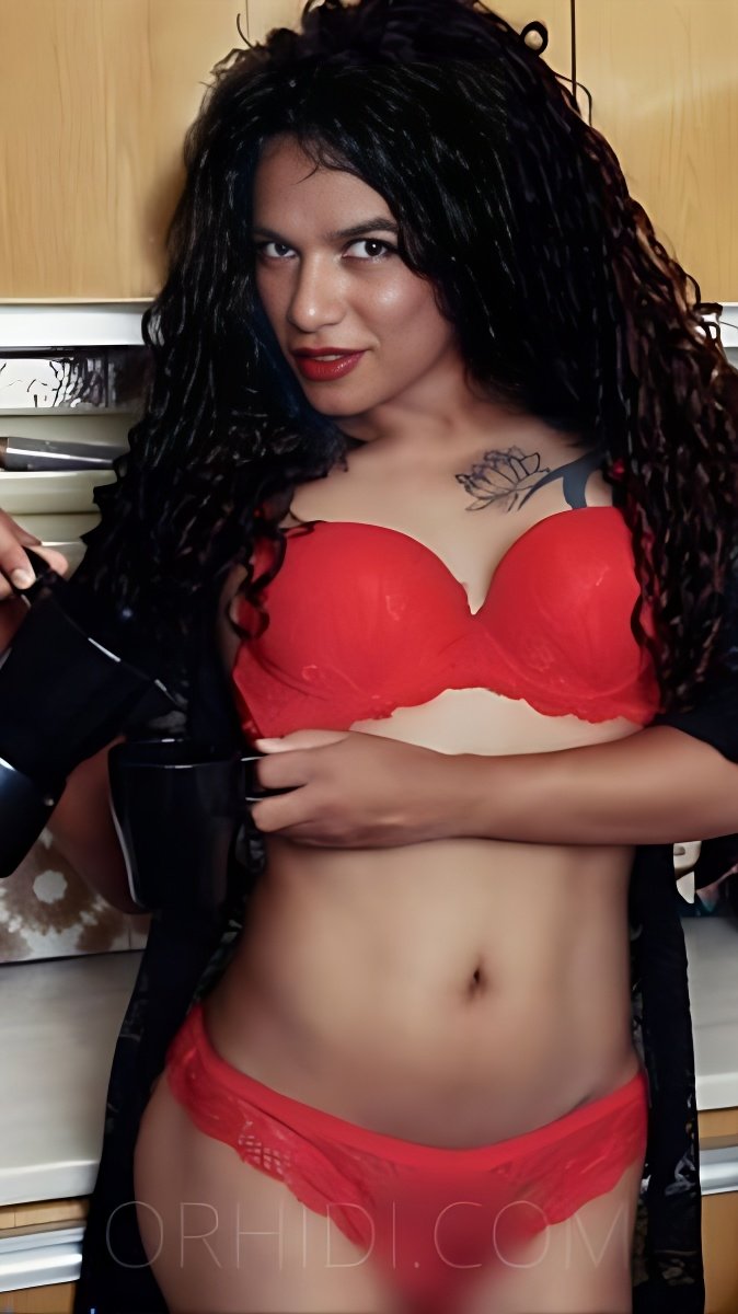 Conoce a la increíble TS Silvana XXL: la mejor escort - model preview photo 1 