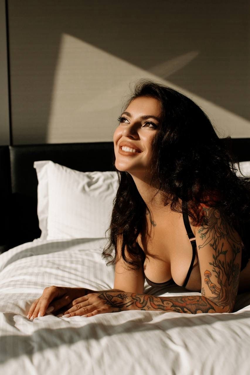 Знакомство с удивительной Sexy Hot Busty: Лучшая эскорт девушка - model photo Tatiana